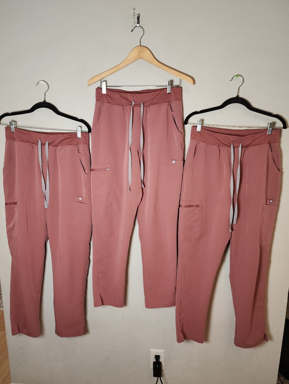 Lot Of 3 Figs Yola‎ HW Skinny Scrub Pants PO# 4634 Coral Mauve Pink Size Large